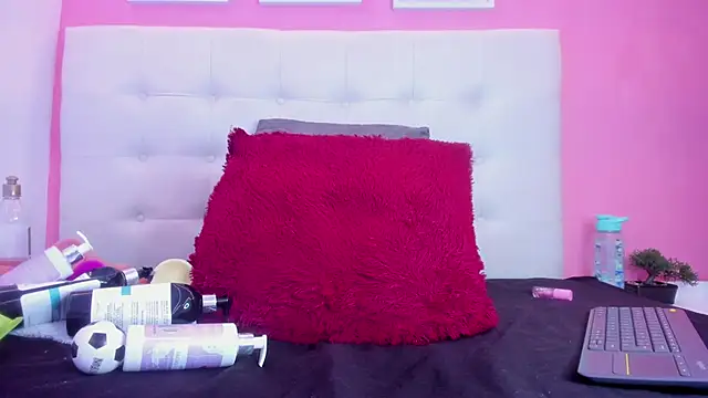 Willow Wright online show from 05/15/26, 02:02