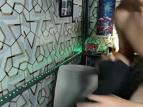 Snapshot of darryl_hugecok chatting on 09/22/25, 10:34 darryl hugecok online show from 09/22/25, 10:34