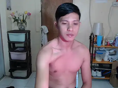 Snapshot of darryl_hugecok chatting on 07/18/26, 07:50 darryl hugecok online show from 07/18/26, 07:50