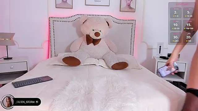 Eileen storm online show from 12/02/25, 08:37