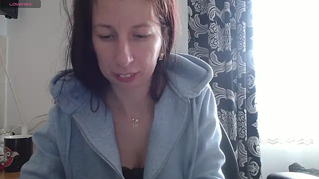 Snapshot of RosieHayes chatting on 11/17/25, 10:21 RosieHayes online show from 11/17/25, 10:21