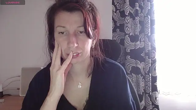 Snapshot of RosieHayes chatting on 11/19/25, 09:09 RosieHayes online show from 11/19/25, 09:09