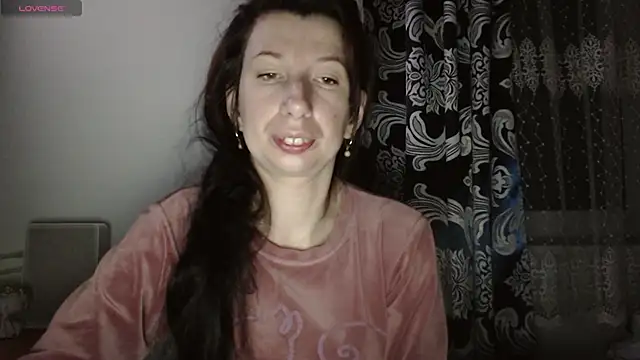 Snapshot of RosieHayes chatting on 11/28/25, 03:36 RosieHayes online show from 11/28/25, 03:36