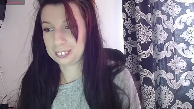 Snapshot of RosieHayes chatting on 12/14/25, 11:15 RosieHayes online show from 12/14/25, 11:15