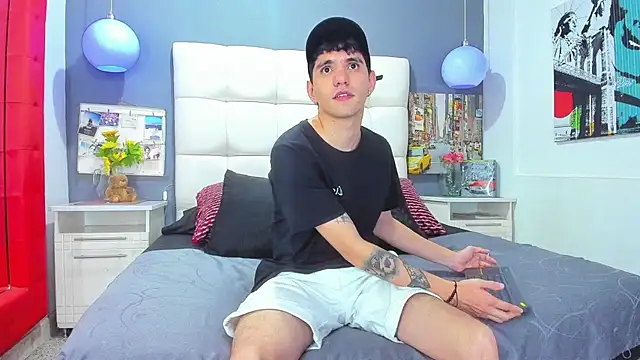 Matteo12  online show from 10/26/25, 04:51