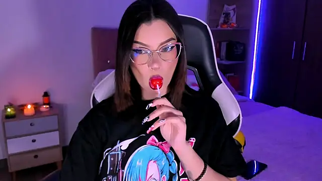 OphelianaRose33 online show from 11/01/25, 11:18