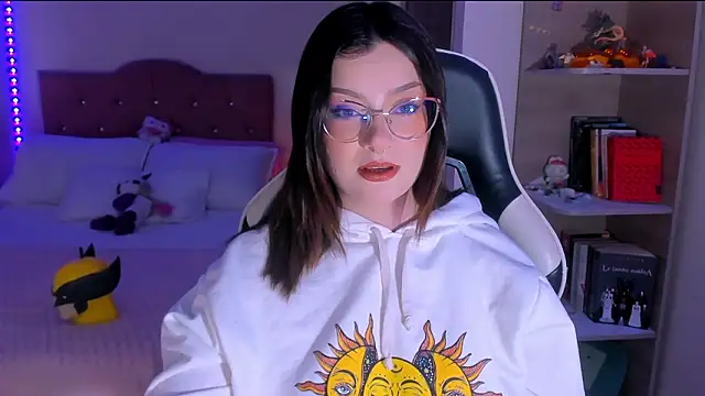 OphelianaRose33 online show from 02/12/26, 10:38