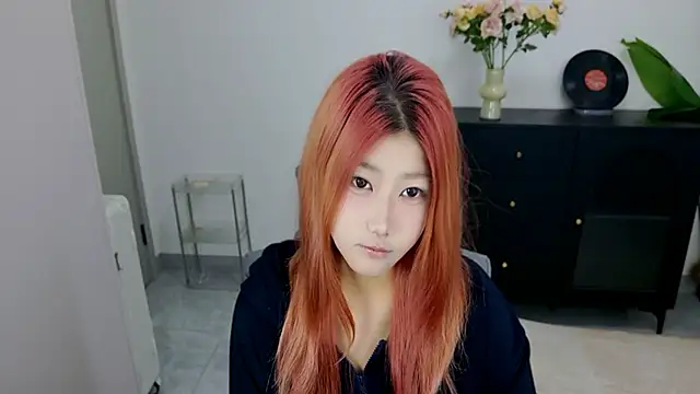Snapshot of xiaouli chatting on 10/19/25, 02:01 xiaouli online show from 10/19/25, 02:01