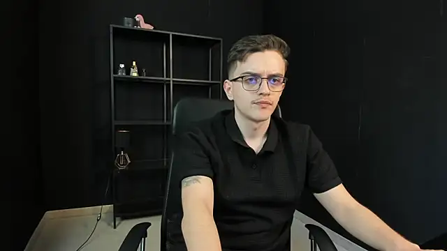 Snapshot of FelixStarkk chatting on 05/04/26, 05:25 FelixStarkk online show from 05/04/26, 05:25