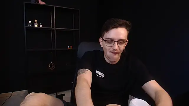 Snapshot of FelixStarkk chatting on 05/15/26, 05:03 FelixStarkk online show from 05/15/26, 05:03