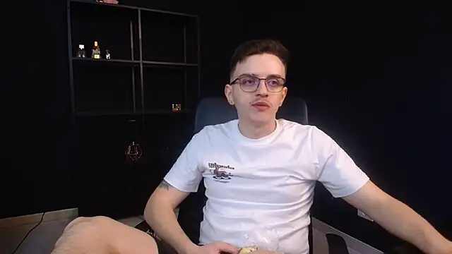 Snapshot of FelixStarkk chatting on 05/16/26, 05:37 FelixStarkk online show from 05/16/26, 05:37