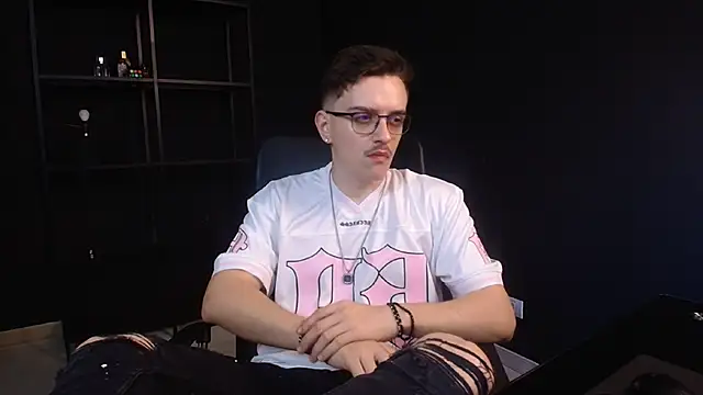 Snapshot of FelixStarkk chatting on 06/05/26, 04:52 FelixStarkk online show from 06/05/26, 04:52