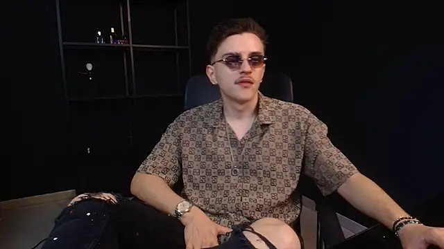 Snapshot of FelixStarkk chatting on 06/21/26, 04:37 FelixStarkk online show from 06/21/26, 04:37