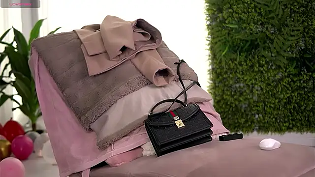 FreyaHeart online show from 03/08/26, 06:17