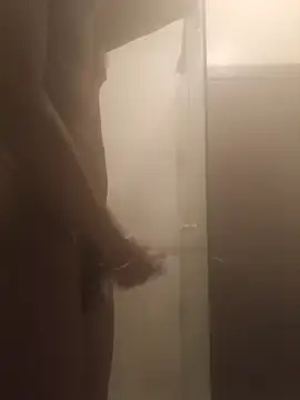 Snapshot of Fizozoo chatting on 11/16/25, 07:52 Fizozoo online show from 11/16/25, 07:52