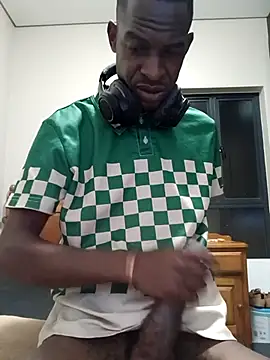 Snapshot of Fizozoo chatting on 02/07/26, 08:56 Fizozoo online show from 02/07/26, 08:56