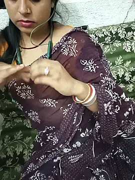 Snapshot of Hot-Riya001 chatting on 06/08/26, 06:41 Hot-Riya001 online show from 06/08/26, 06:41