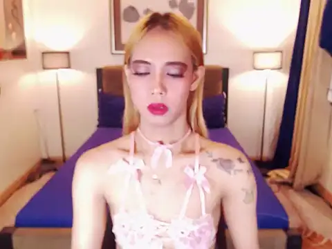 PreciousAmore online show from 06/11/26, 09:24