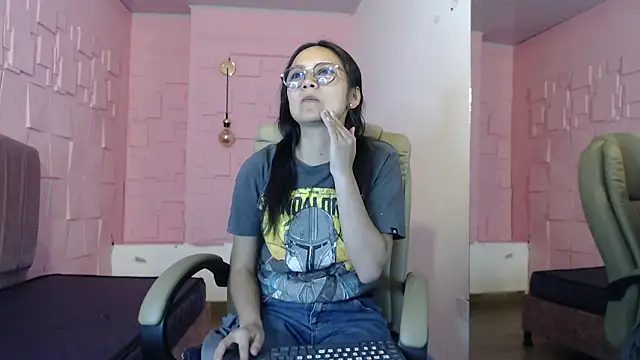 Snapshot of katalina07_1 chatting on 03/19/26, 04:55 katalina07 1 online show from 03/19/26, 04:55