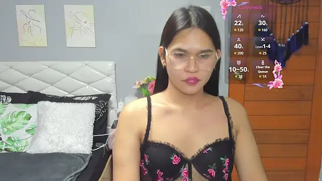 Snapshot of AlianaBlair chatting on 10/20/25, 03:34 AlianaBlair online show from 10/20/25, 03:34