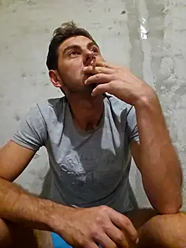 Snapshot of Alex-andru88 chatting on 10/29/25, 07:59 Alex-andru88 online show from 10/29/25, 07:59