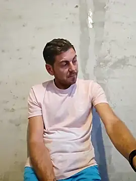 Snapshot of Alex-andru88 chatting on 10/31/25, 06:14 Alex-andru88 online show from 10/31/25, 06:14