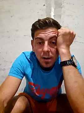 Snapshot of Alex-andru88 chatting on 11/01/25, 06:54 Alex-andru88 online show from 11/01/25, 06:54