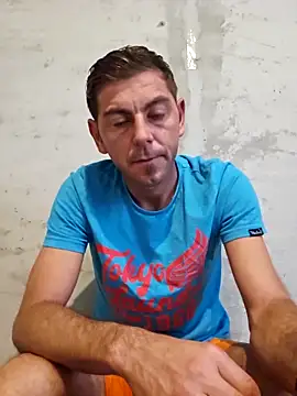 Snapshot of Alex-andru88 chatting on 11/02/25, 07:33 Alex-andru88 online show from 11/02/25, 07:33