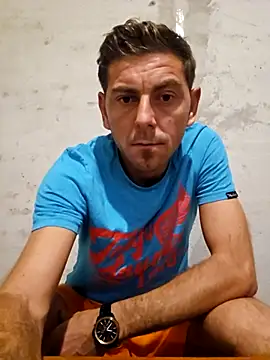 Snapshot of Alex-andru88 chatting on 11/02/25, 07:38 Alex-andru88 online show from 11/02/25, 07:38