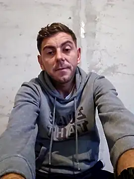 Snapshot of Alex-andru88 chatting on 11/11/25, 11:32 Alex-andru88 online show from 11/11/25, 11:32