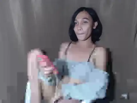 Snapshot of Urfucking_khloe1 chatting on 09/24/25, 12:30 Urfucking khloe1 online show from 09/24/25, 12:30