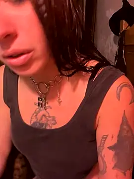 Snapshot of tbp96 chatting on 10/02/25, 04:08 tbp96 online show from 10/02/25, 04:08