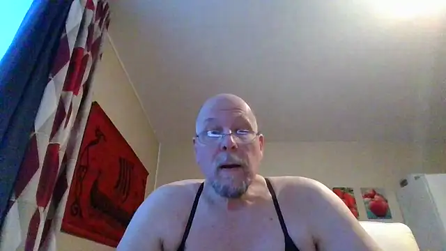 Snapshot of Boddman chatting on 04/14/26, 05:52 Boddman online show from 04/14/26, 05:52