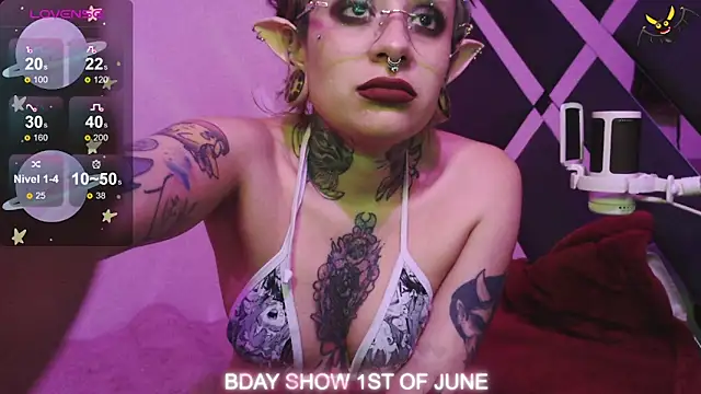Snapshot of vainilla_doll chatting on 05/27/26, 01:57 vainilla doll online show from 05/27/26, 01:57