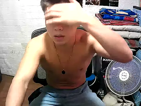 Snapshot of Pinoy_slutcummer69 chatting on 05/12/26, 07:49 Pinoy slutcummer69 online show from 05/12/26, 07:49