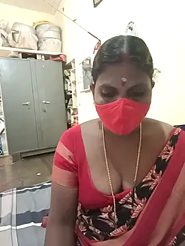 Snapshot of Nrl69 chatting on 10/31/25, 04:24 Nrl69 online show from 10/31/25, 04:24