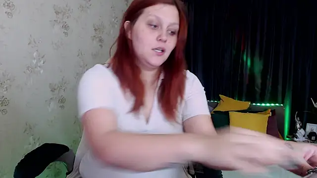 Snapshot of Alisawoods_ chatting on 10/18/25, 05:57 Alisawoods online show from 10/18/25, 05:57