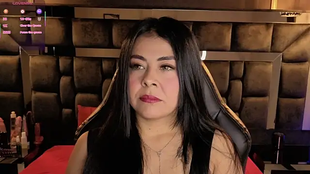 Aniajoness  online show from 10/07/25, 03:58