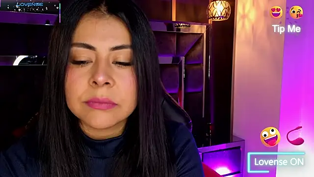 Aniajoness  online show from 12/17/25, 04:18