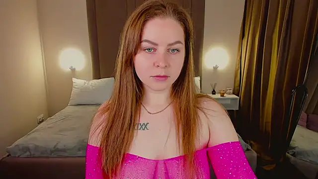 Snapshot of MikaBloom chatting on 09/13/25, 02:22 MikaBloom online show from 09/13/25, 02:22