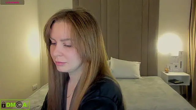 MikaBloom online show from 12/03/25, 01:57