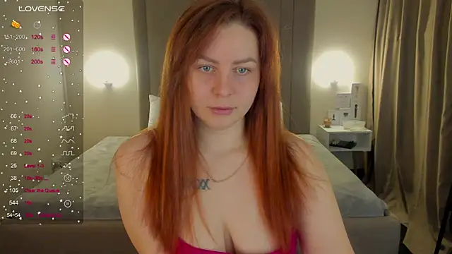 Snapshot of MikaBloom chatting on 12/22/25, 01:57 MikaBloom online show from 12/22/25, 01:57