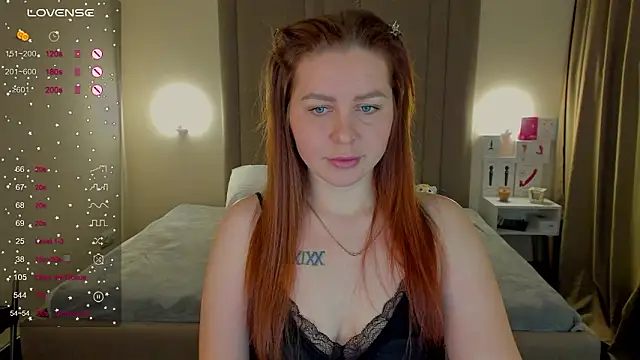 Snapshot of MikaBloom chatting on 01/16/26, 02:04 MikaBloom online show from 01/16/26, 02:04