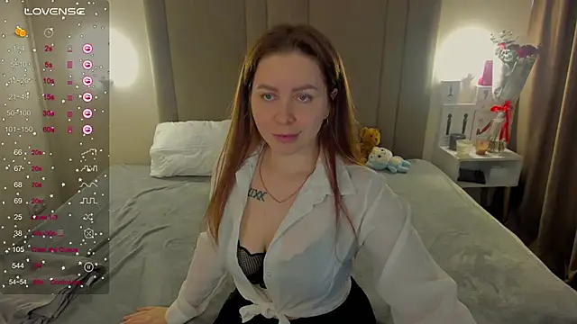 Snapshot of MikaBloom chatting on 02/20/26, 06:48 MikaBloom online show from 02/20/26, 06:48