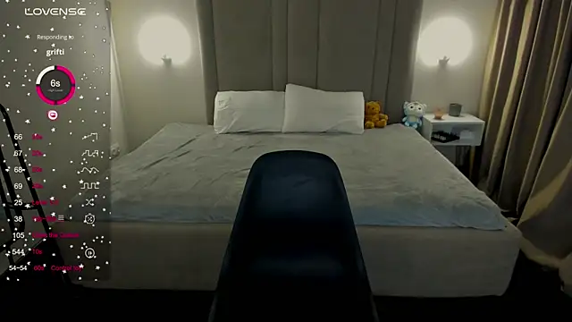 Snapshot of MikaBloom chatting on 03/13/26, 01:56 MikaBloom online show from 03/13/26, 01:56