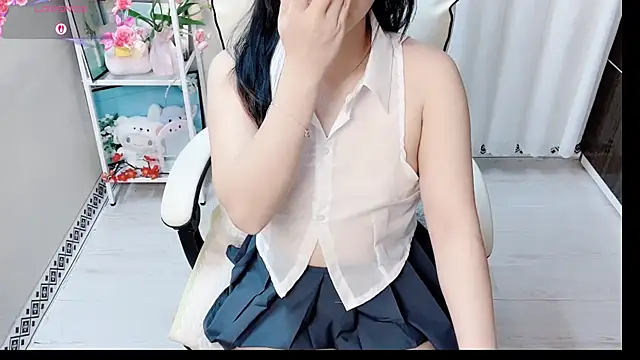 phuongnhi  online show from 06/10/26, 12:26