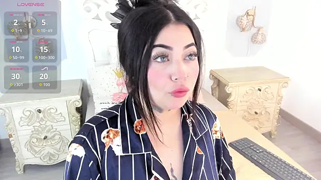 MeganStar   online show from 11/05/25, 12:38