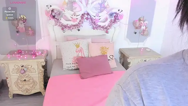 MeganStar   online show from 11/22/25, 12:04