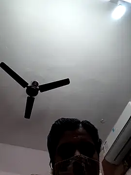 Tamil-Meenu12 online show from 11/26/25, 06:14