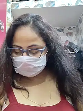 Snapshot of nisha_1110 chatting on 04/28/26, 02:44 nisha 1110 online show from 04/28/26, 02:44